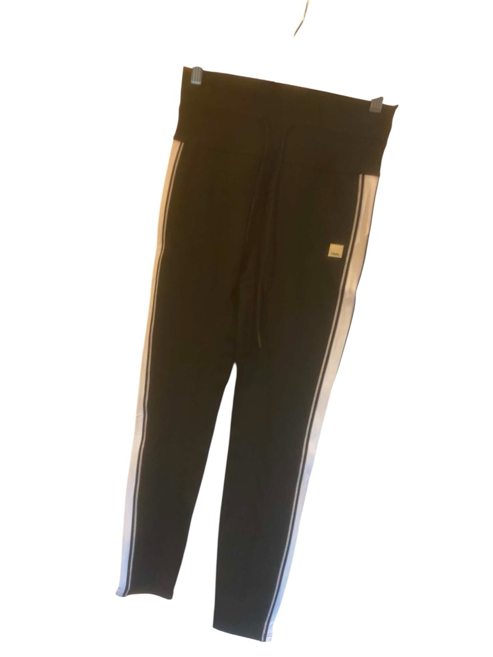 NWT Vuori Daily Track Pants Size Medium BLACK:WHITE